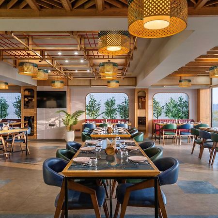 The Lemon Grass Hotel Ґандінаґар Екстер'єр фото