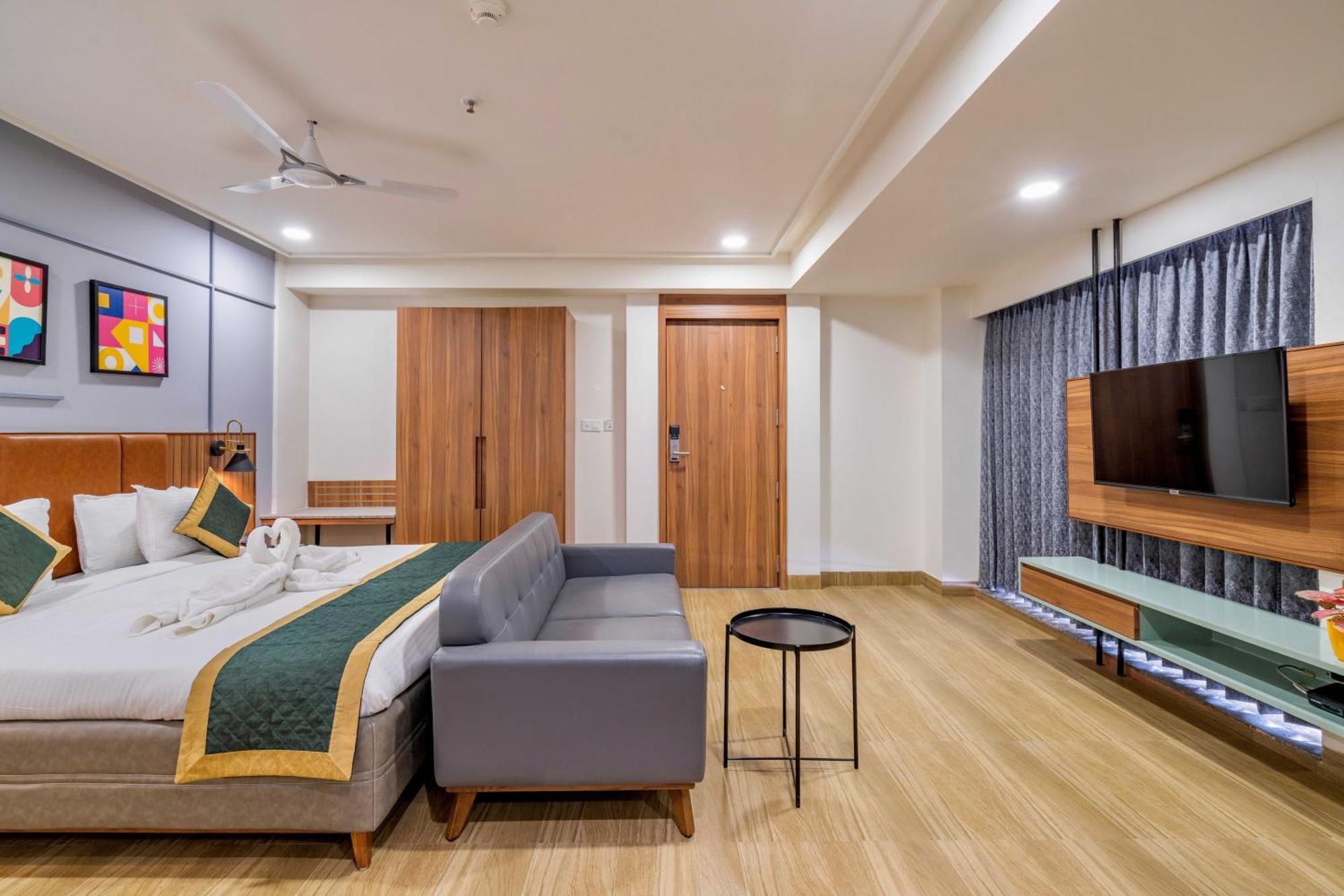 The Lemon Grass Hotel Ґандінаґар Екстер'єр фото