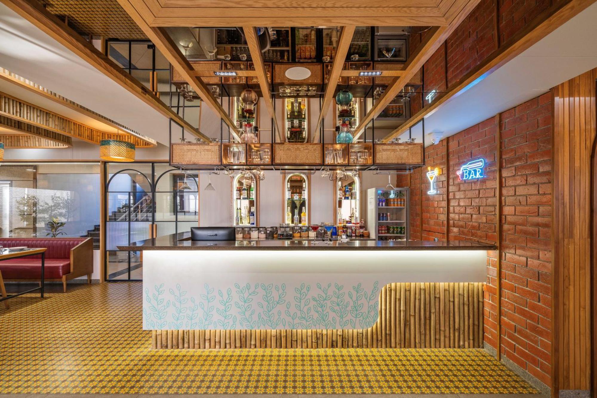 The Lemon Grass Hotel Ґандінаґар Екстер'єр фото